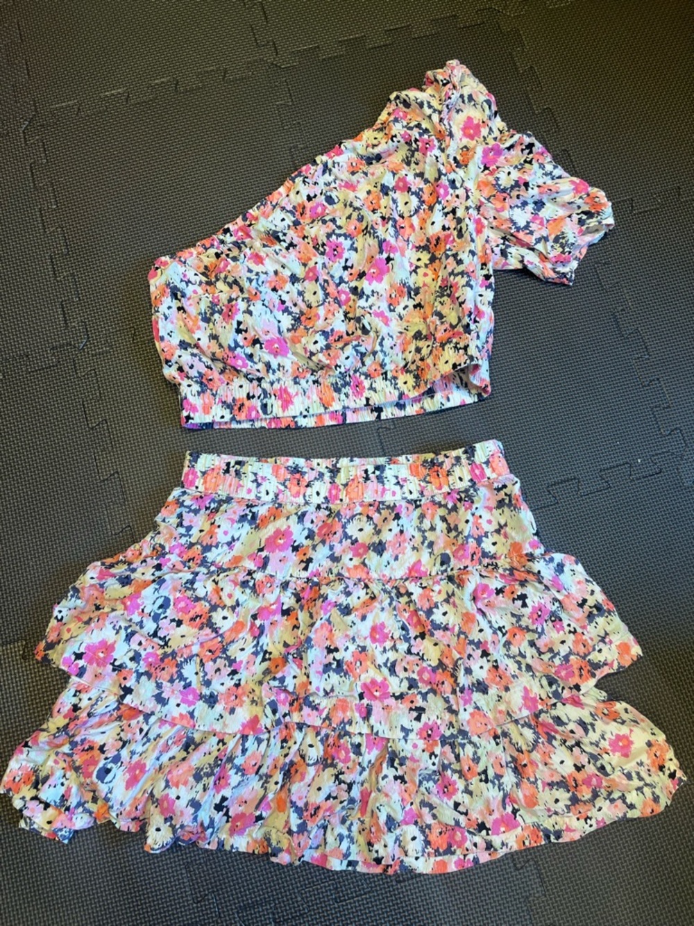Universal Thread Pink Multicolor Floral Crop Top & Ruffle Skirt Set